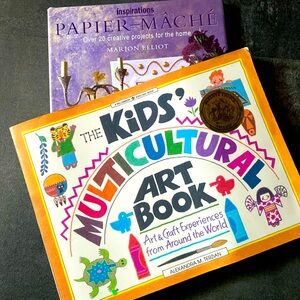 2/$15 Art project books.🏅One is a 1993 Parents’ Choice Award Winner.📚❤️🎨